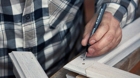 Ink pens for marking in hard-to-reach places