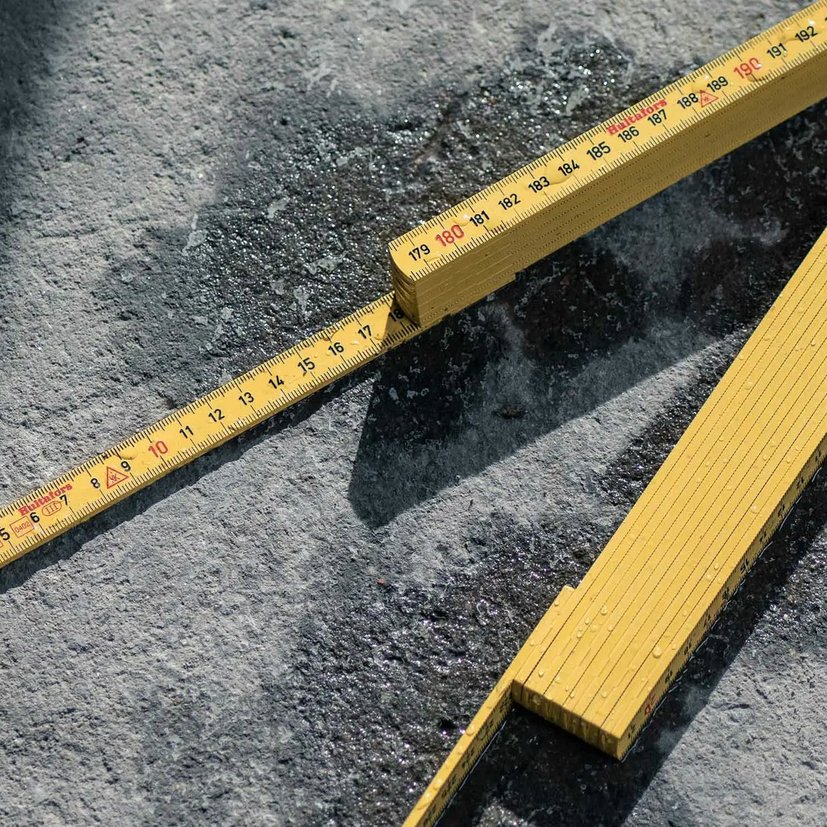 Water-resistant folding rulers | Hultafors